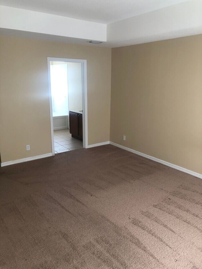 Building Photo - 3 BEDROOM RENTAL HOME AVAILBLE NOW
