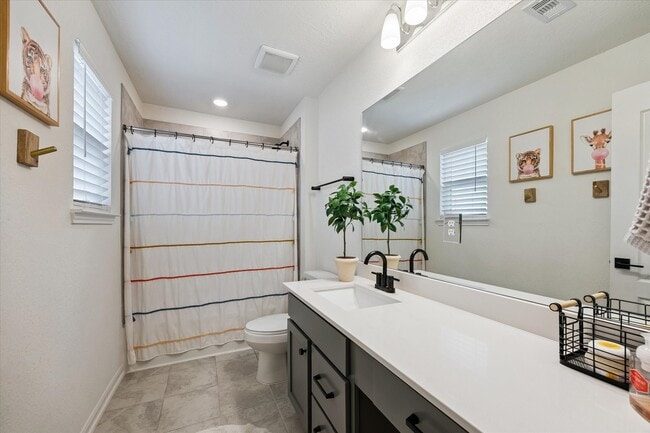 Building Photo - 25227 Sierra Mnr Ct