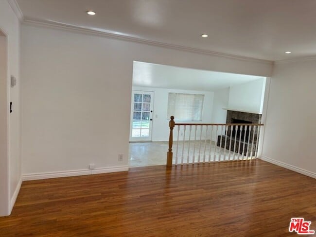 Building Photo - 5368 Crebs Ave