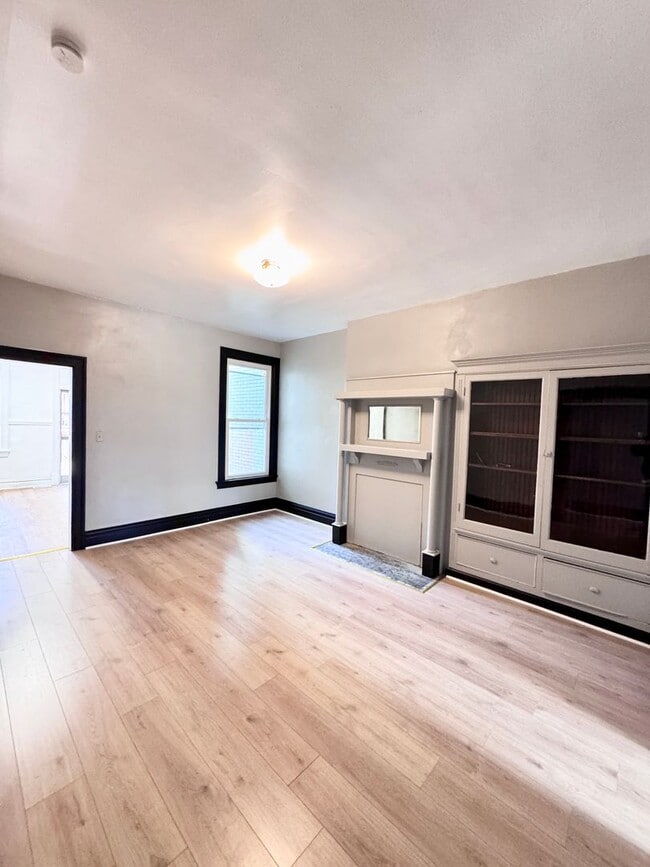 Building Photo - 504 1/2-506-508 Peebles St