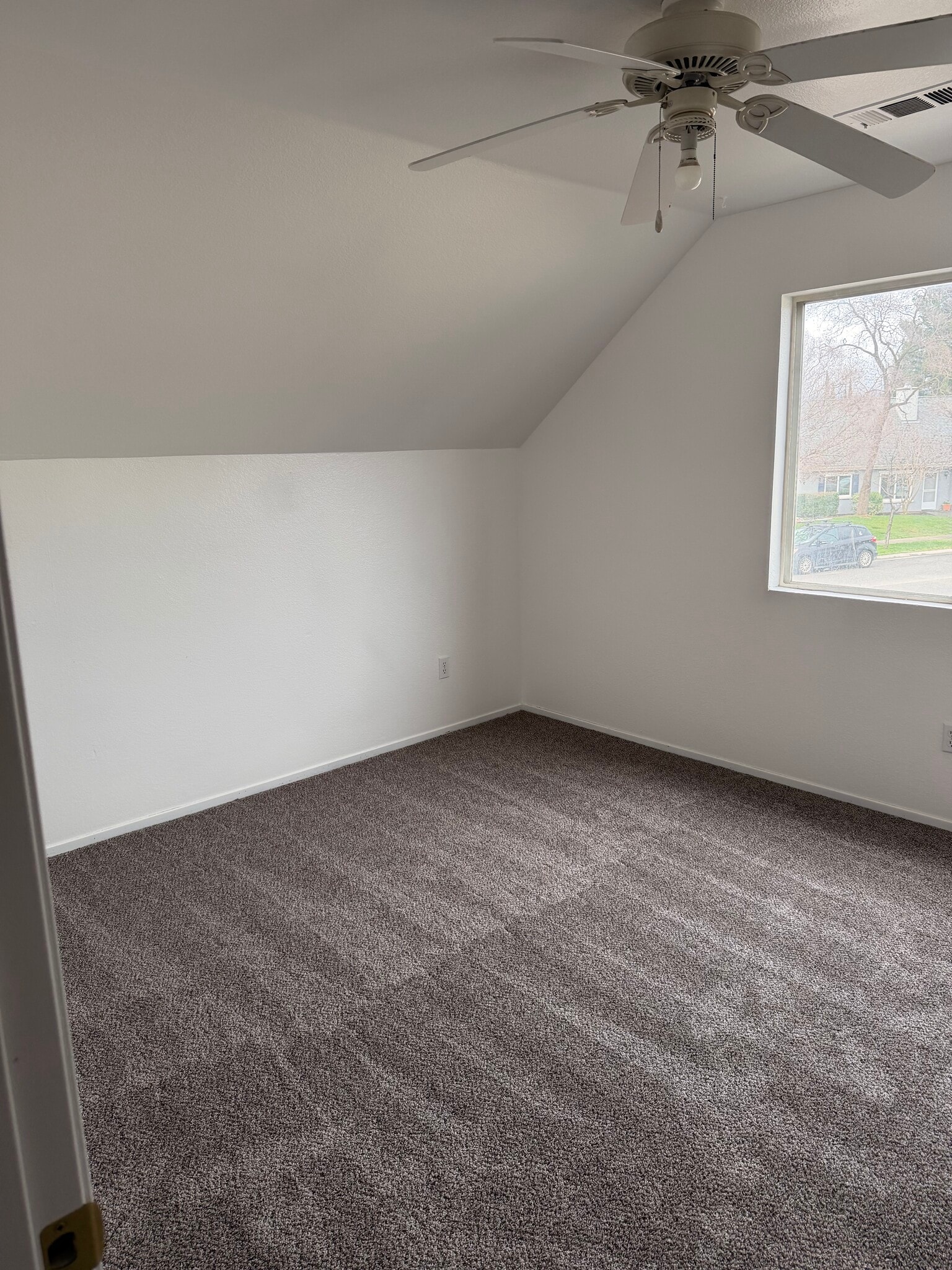 Room 2 upstairs east facing - 1253 Ravenshoe Way