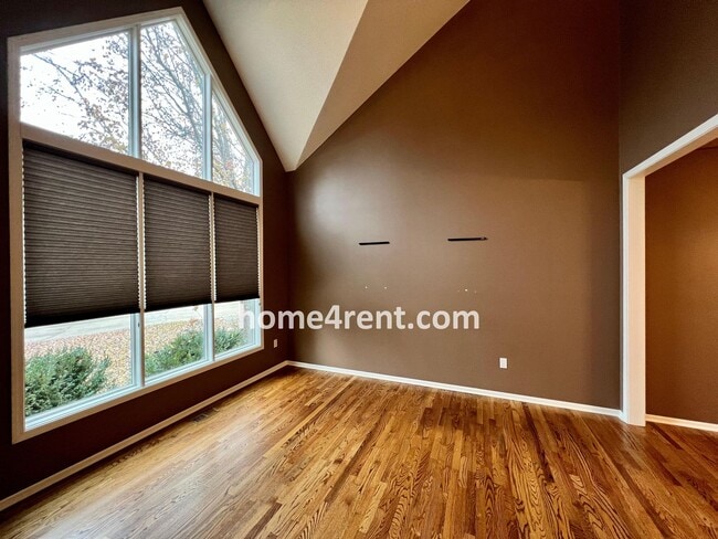 Building Photo - Beautiful Four Bedroom Home in Blue Valley...
