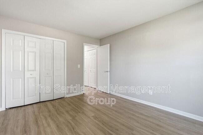 Building Photo - 5230-B Scarsdale Drive