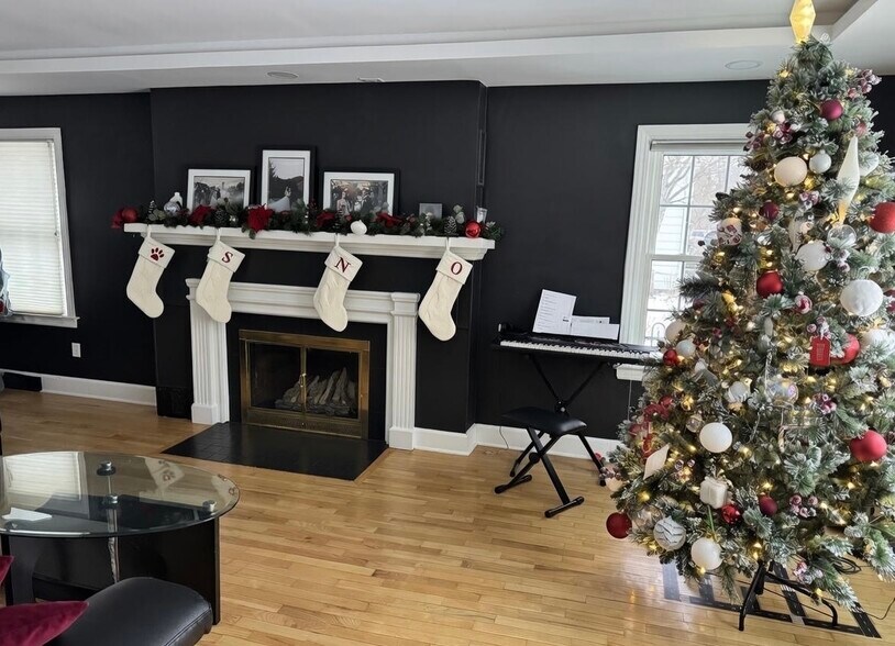 Building Photo - 1009 S Kinney Ave