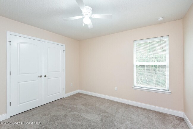 Building Photo - 49 Pine Cir Dr