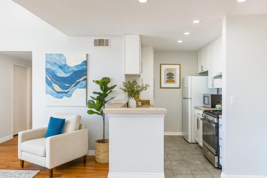 Building Photo - 5700 Etiwanda Ave