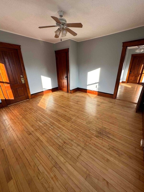 Building Photo - 348 Rollstone St