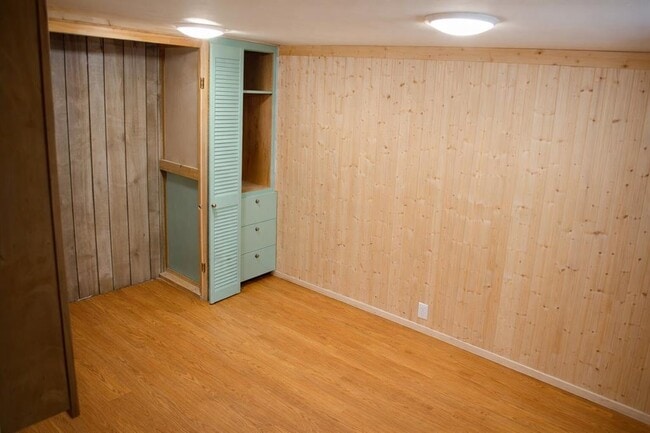 Building Photo - 11529 Main St