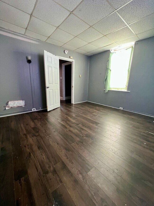 Building Photo - Gorgeous 2-Bedroom Apartment in Darby! Available NOW!