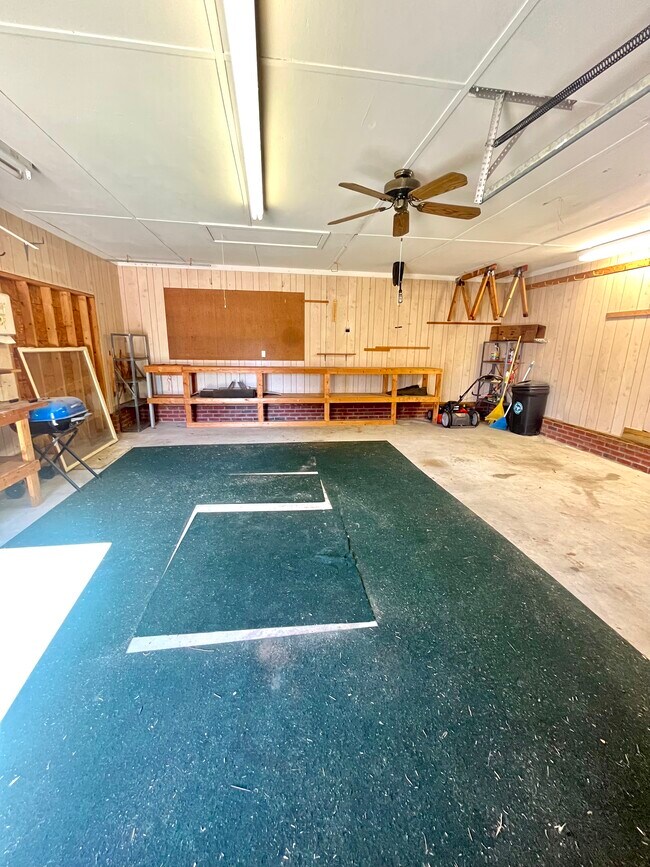 Building Photo - 2619 Crockett Dr