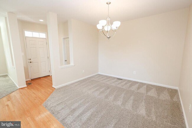 Building Photo - 23305 Hyacinth Ln