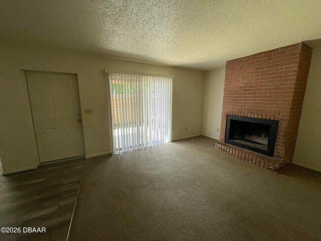 Building Photo - 75 Springwood Square