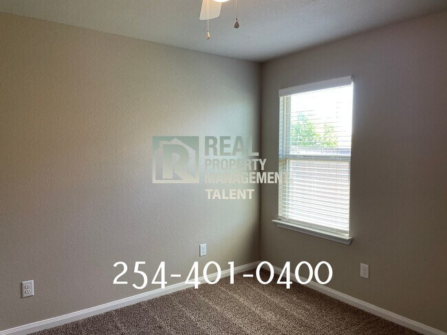 Building Photo - DEAL ALERT!!! 3 Bedroom, 2 Bathroom Home f...