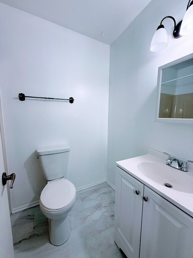 Building Photo - 1845 Robalo Dr