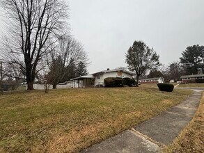 Building Photo - 5 Bedroom Home