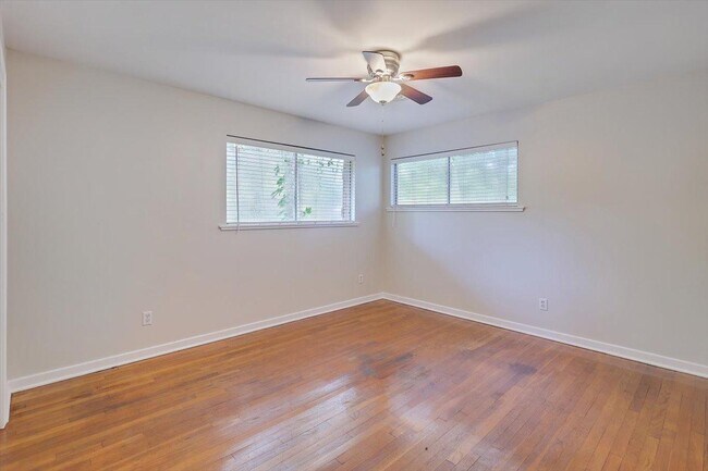 Building Photo - 111 Chiswick Cir