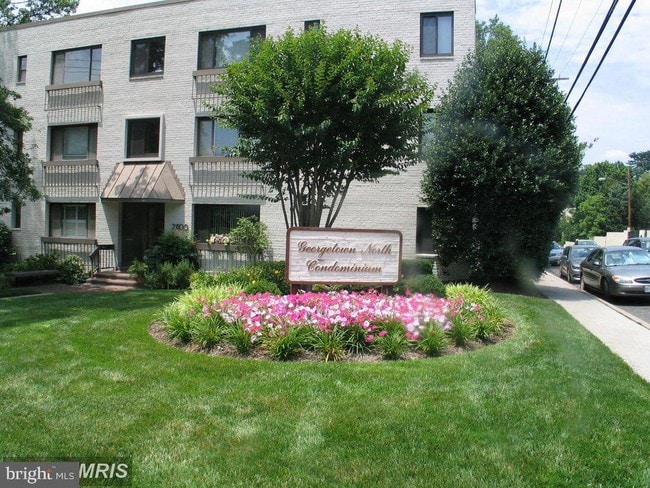 Building Photo - 2600 Tunlaw Rd NW