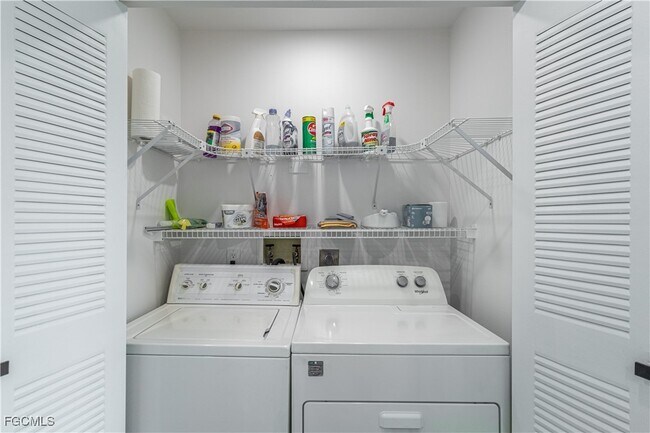 Building Photo - 7402 Lake Breeze Dr
