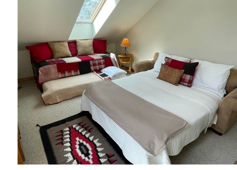 Building Photo - 1472 Oak St