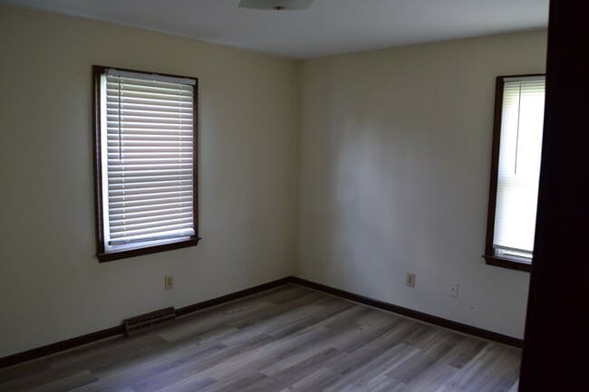 Building Photo - Midlothian - Brick Ranch with 2 full baths!