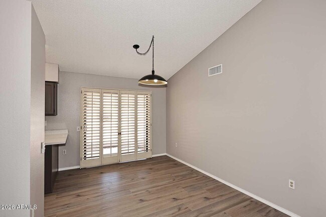 Building Photo - 17218 N Desert Glen Dr