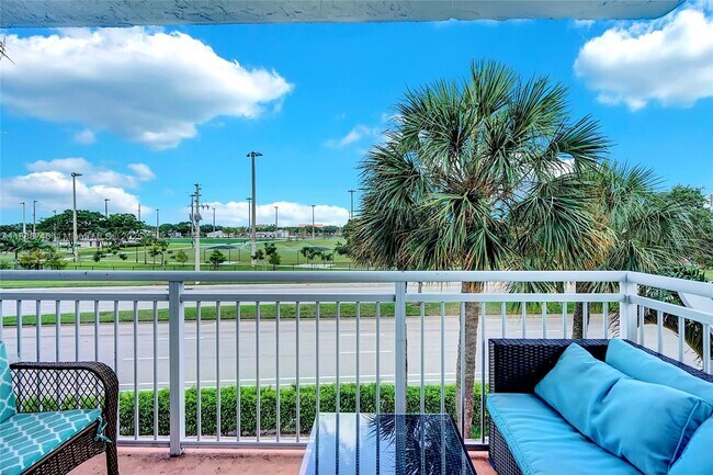 Building Photo - 505 S Pine Island Rd