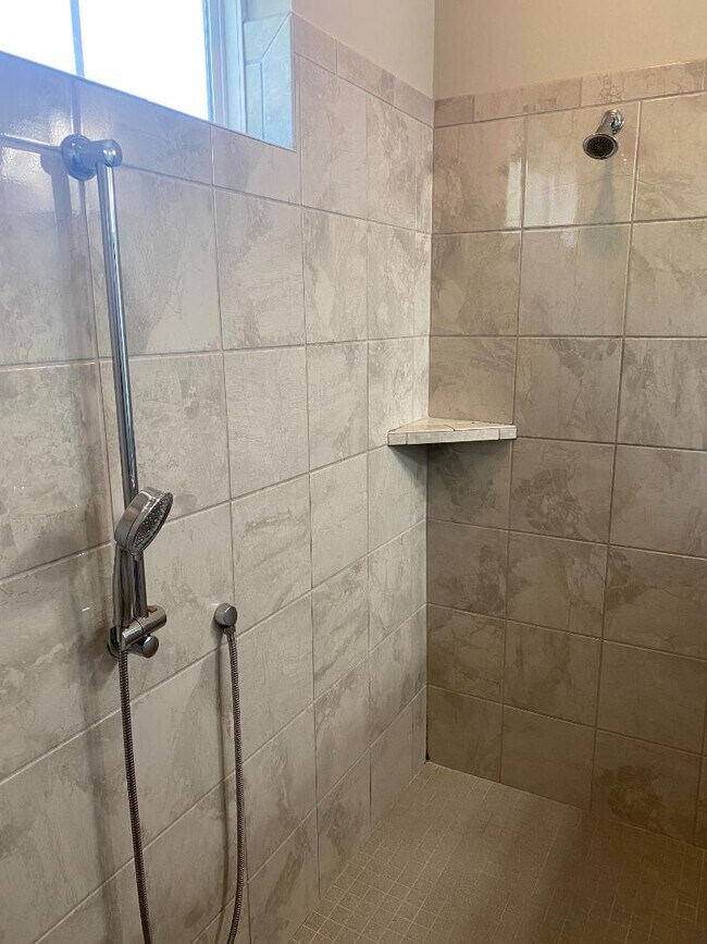 Building Photo - 4221 Courtly Ln