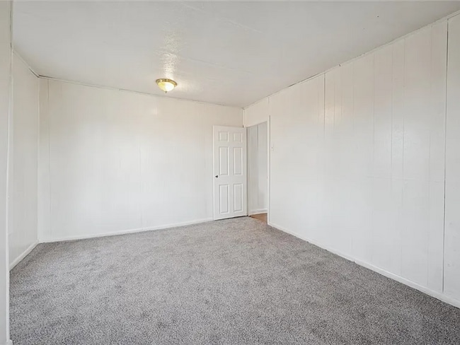 Building Photo - Charming 2 Bed 1 Bath in Butler!