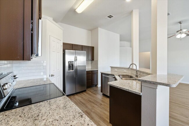 Building Photo - 326 Emerald Ridge Dr