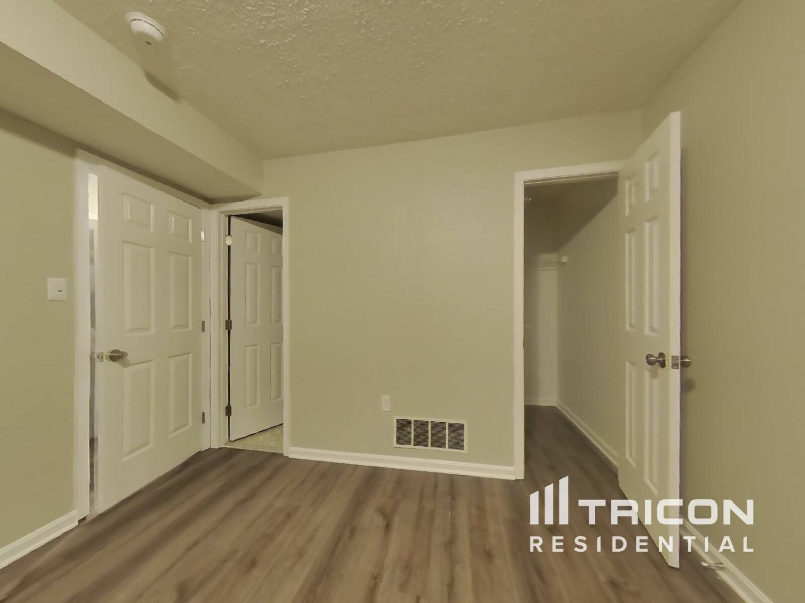 Building Photo - 1350 Redwood Cir