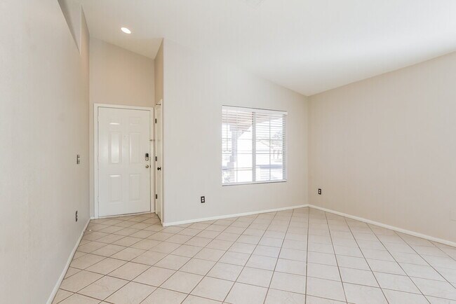 Building Photo - 2317 E Flintlock Pl