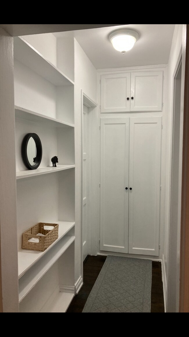 Hallway - 3622 W Adams Blvd