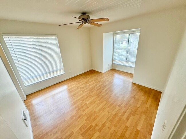 Building Photo - 7958 Mission Center Ct