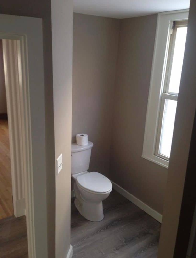 Building Photo - 257 S Main St