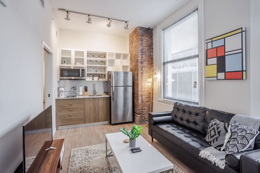 Building Photo - 9-JAN-JAN E 4th St