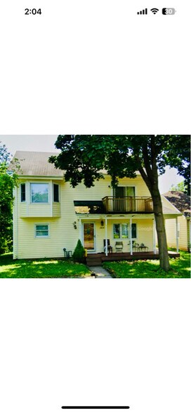 Building Photo - 19239 W Fairview Dr