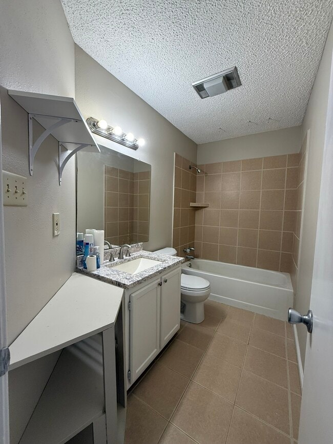 Building Photo - 6212 Stumberg Ln