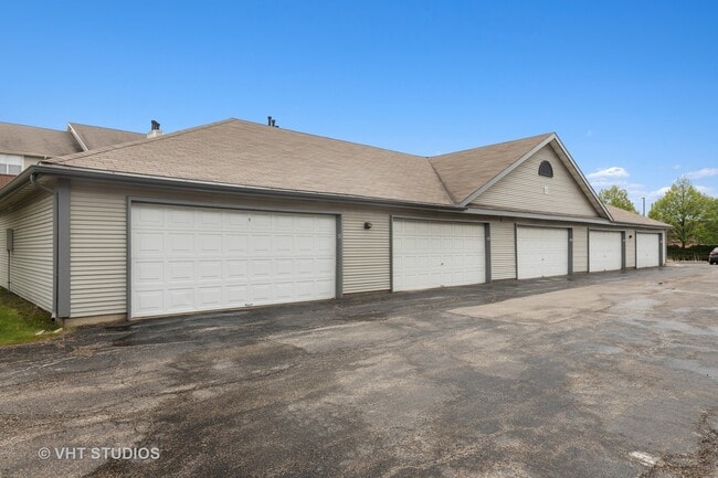 Building Photo - 32 Kensington Cir