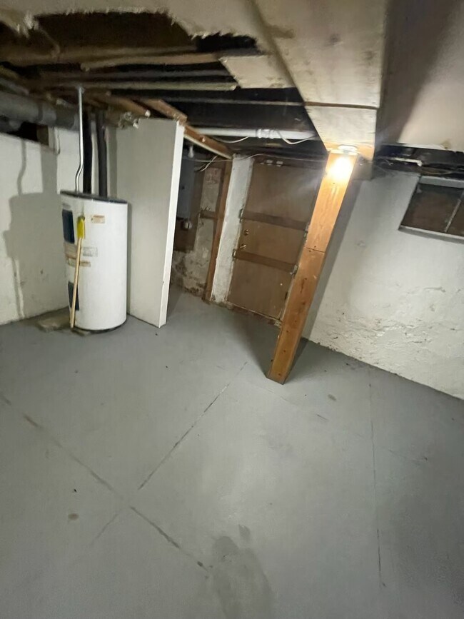 Building Photo - 1104 S 16th St