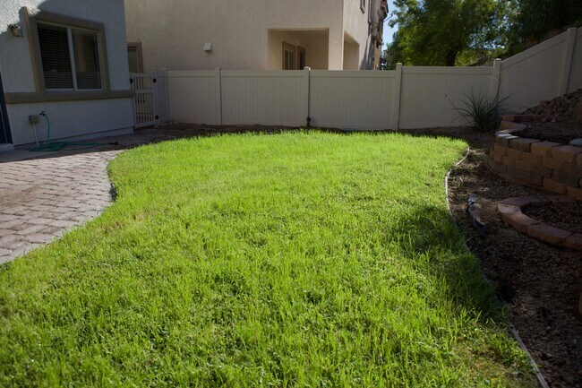 Building Photo - 1317 Robbers Roost Ave