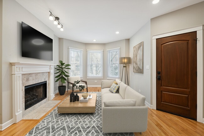 Building Photo - 2742 N Bosworth Ave