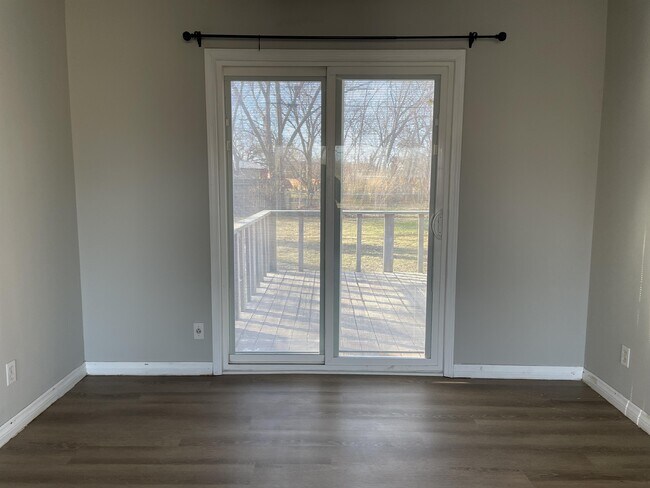 Building Photo - 616 Sherwood Dr