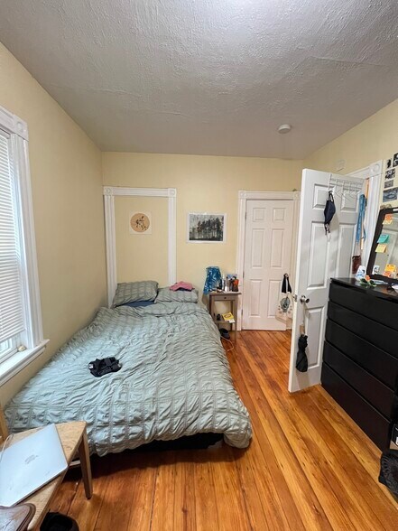 Building Photo - 8 Gilson Ter