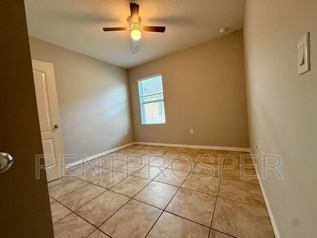 Building Photo - 4222 Roberta Dr