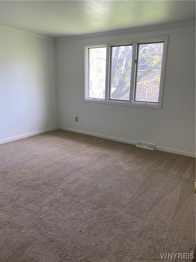 Building Photo - 4585 Chestnut Ridge Rd