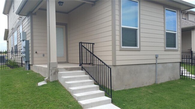 Building Photo - 517 N Heatherwilde Blvd