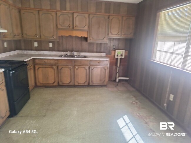 Building Photo - 2211 Wolf Ridge Rd