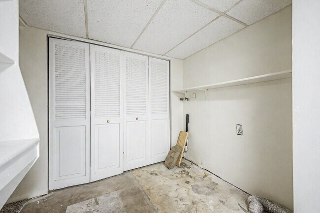 Building Photo - 2519 Danbury Dr