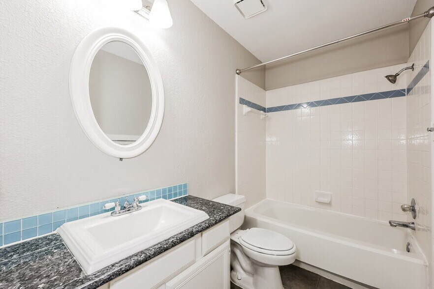 Building Photo - 5528 Royal Meadow Ln