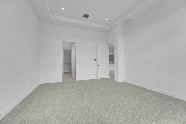 Building Photo - 13920 Vivant Dr